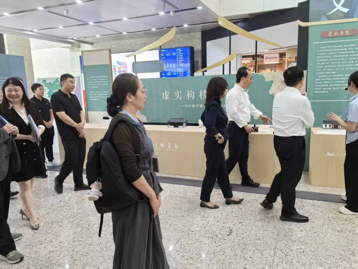 南京图书馆现场办公照片（线上展厅项目交付期间）